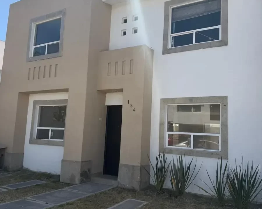 Casa en venta con 3 recámaras y excelente ubicación en el Refugio — img 1