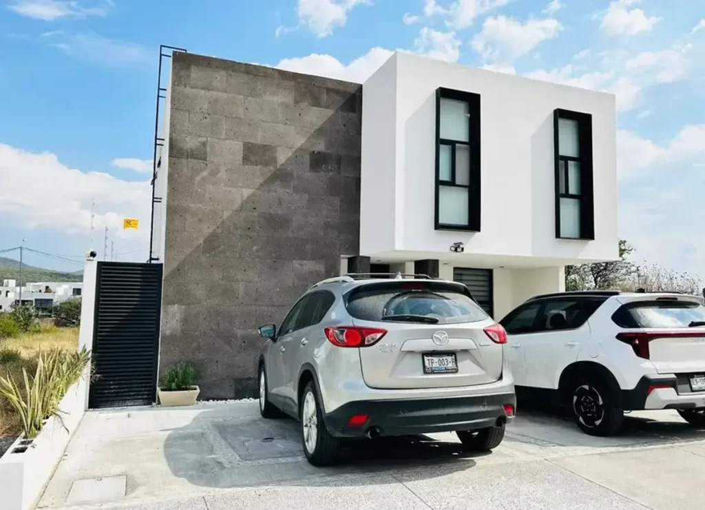 Casa en Venta dentro de Fraccionamiento en Juriquilla, Querétaro