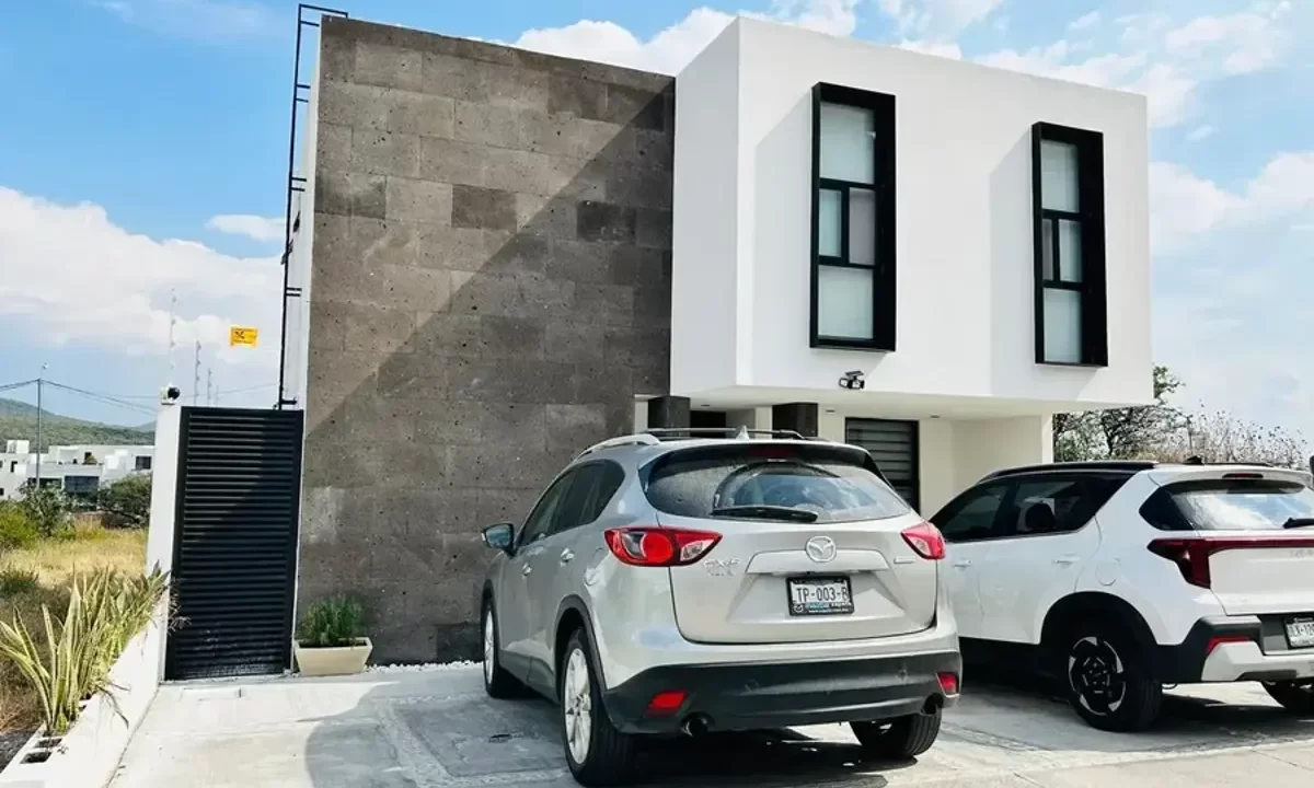 Casa en Venta dentro de Fraccionamiento en Juriquilla, Querétaro — img 1