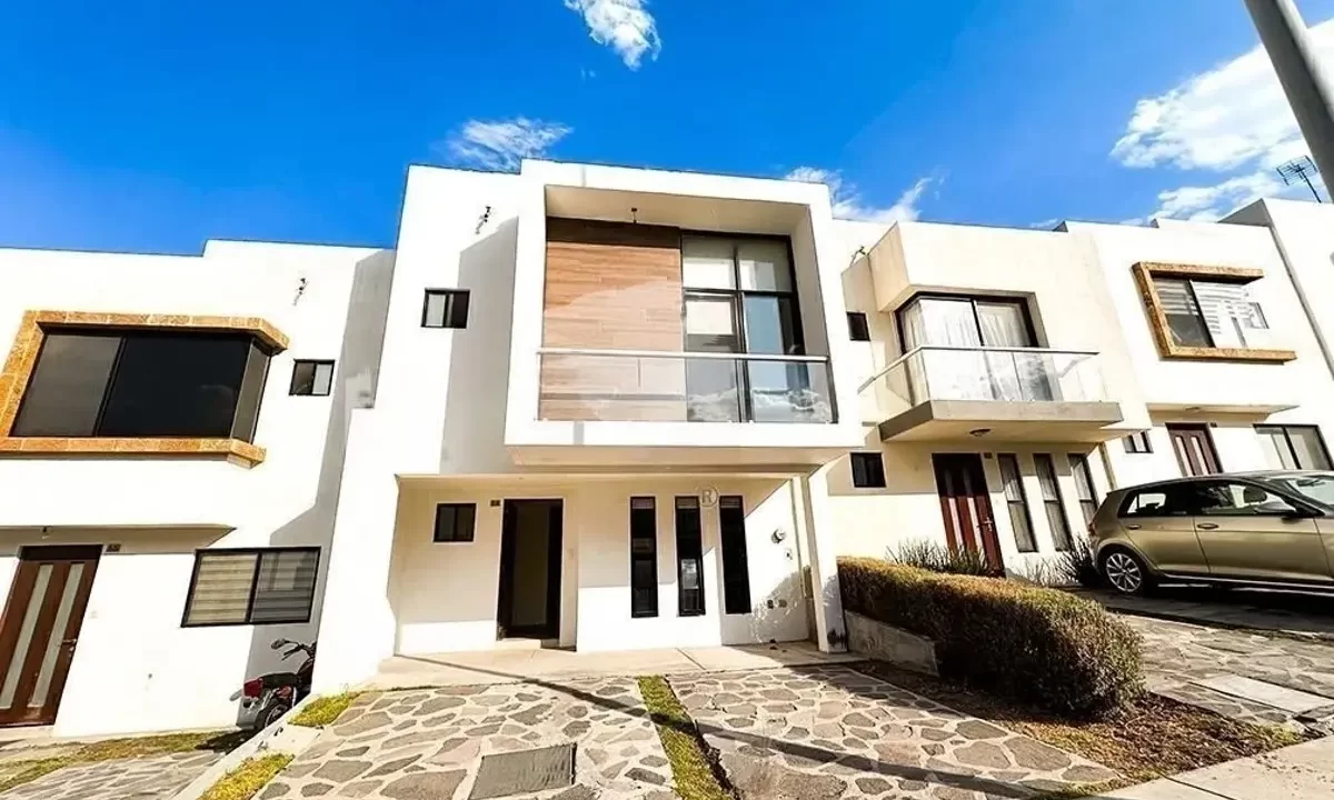 Casa en venta en Zibata — img 1